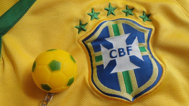 Figurinhas ouro, prata e especiais da Copa 2026 explicadas